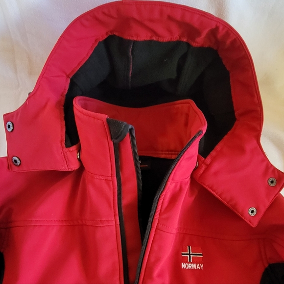 Scandinavian Explorer Red Hoodie Jacket, Medium Size - Picture 3 of 7